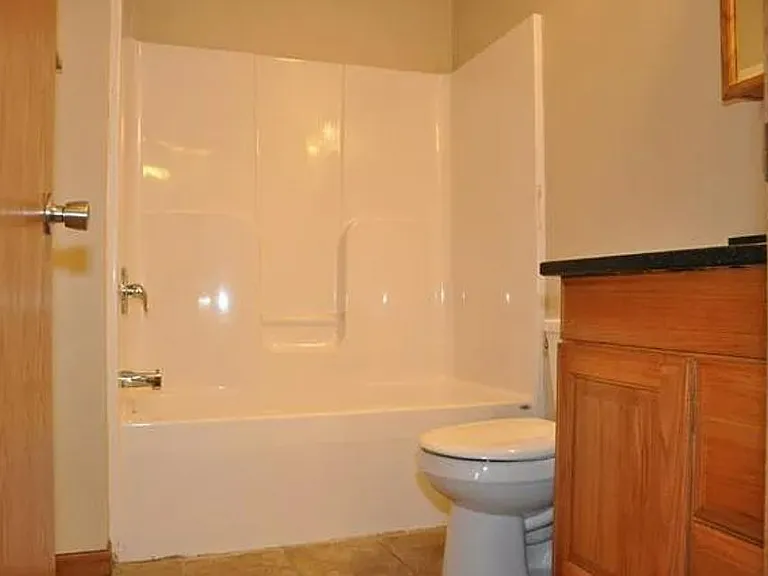 663 Huff St — Photo 10