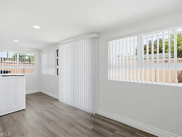 533 S Devon Rd — Photo 49