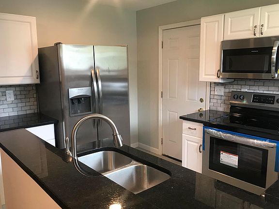 3rd image of 2402 Brentnell Ave