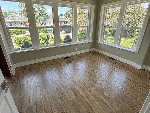 3rd image of 1004 Hacker Ave