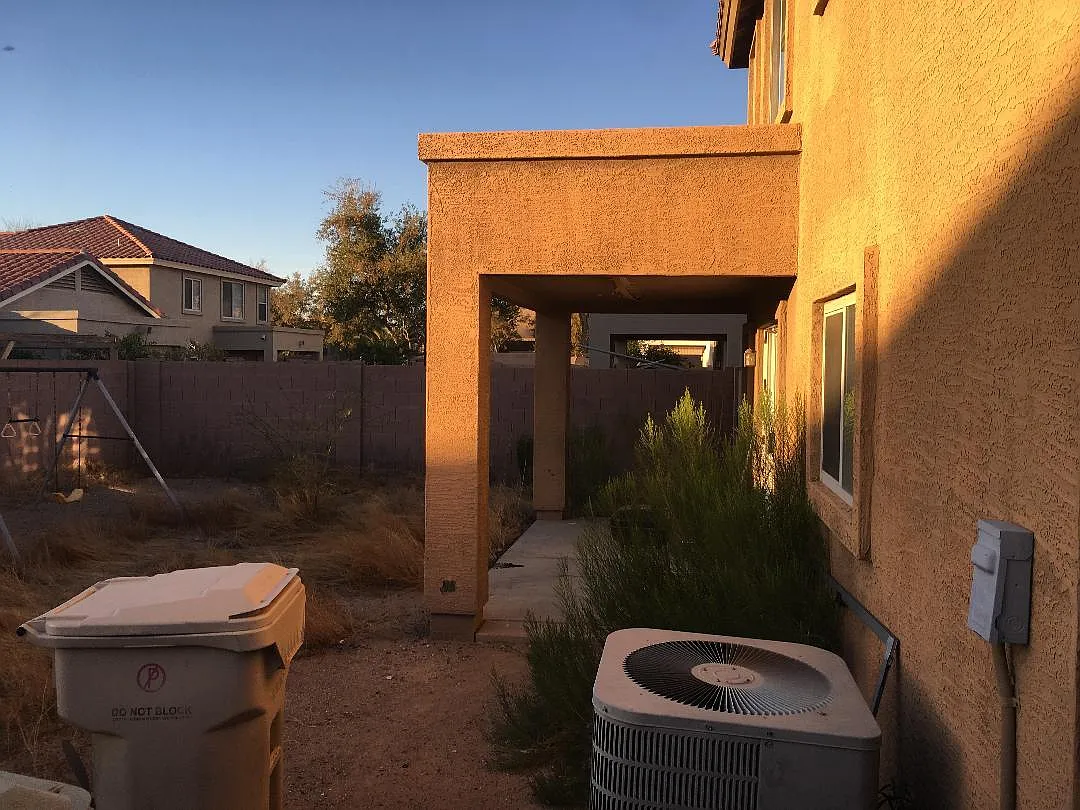 7776 N 56th Ln — Photo 2