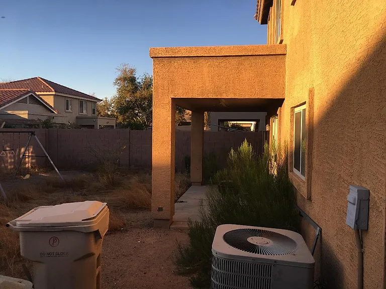7776 N 56th Ln — Photo 2