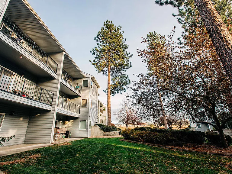 Trails End Apartments — Photo 8