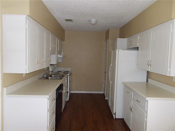 2nd image of 1327 Juanita St