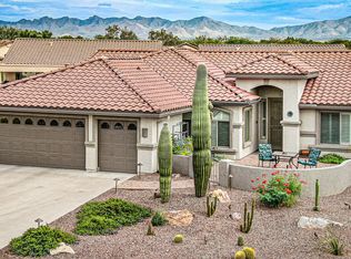 976 N Night Heron Dr, Green Valley, AZ 85614