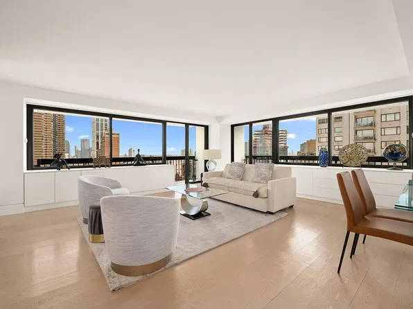 300 E 59th St APT 2401, New York, NY 10022