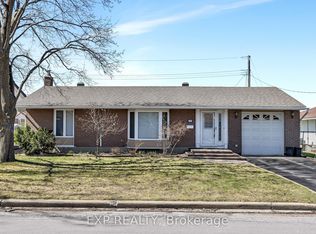 2500 Hopkins Rd, Ottawa, ON K2B7X7