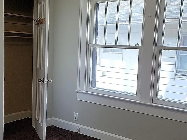 614 N Chester Ave — Photo 8