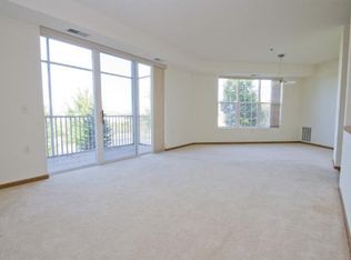 15001 Burnhaven Dr UNIT 117, Burnsville, MN 55306