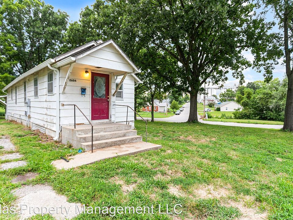 2604 Oak St, Higginsville, MO 64037 Zillow