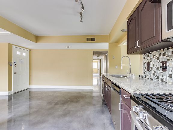 5th image of 4224 Sheppard Dr