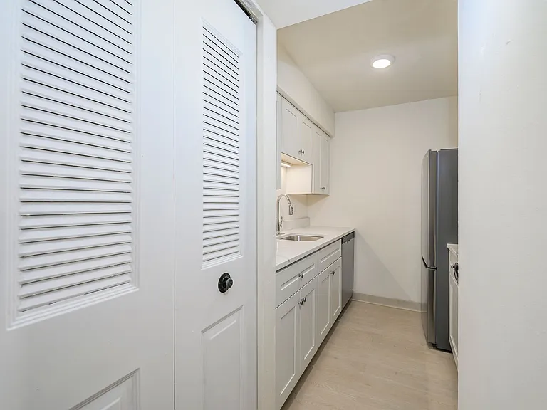 Oak Forest Apartments — Photo 4