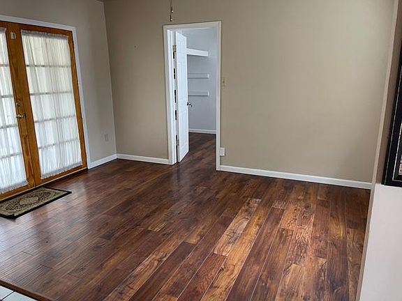3rd image of 13736 Clark Ave