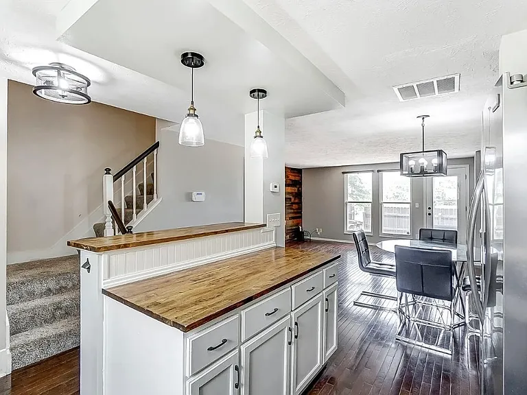 6406 Amber Ct — Photo 17