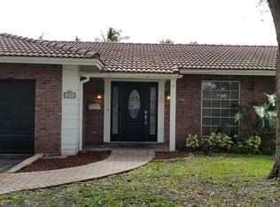 600 S Fig Tree Ln, Plantation, FL 33317