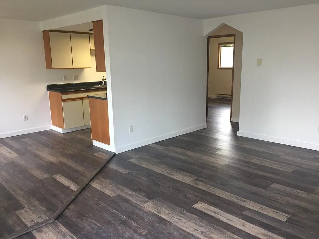 2 bed, 950 sqft, $1,680 — Photo 3