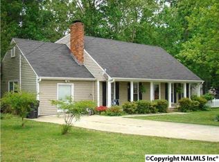 86 Meadow Ln, Decatur, AL 35603