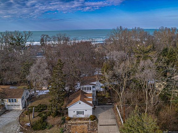 3rd image of 18 Diana Rd