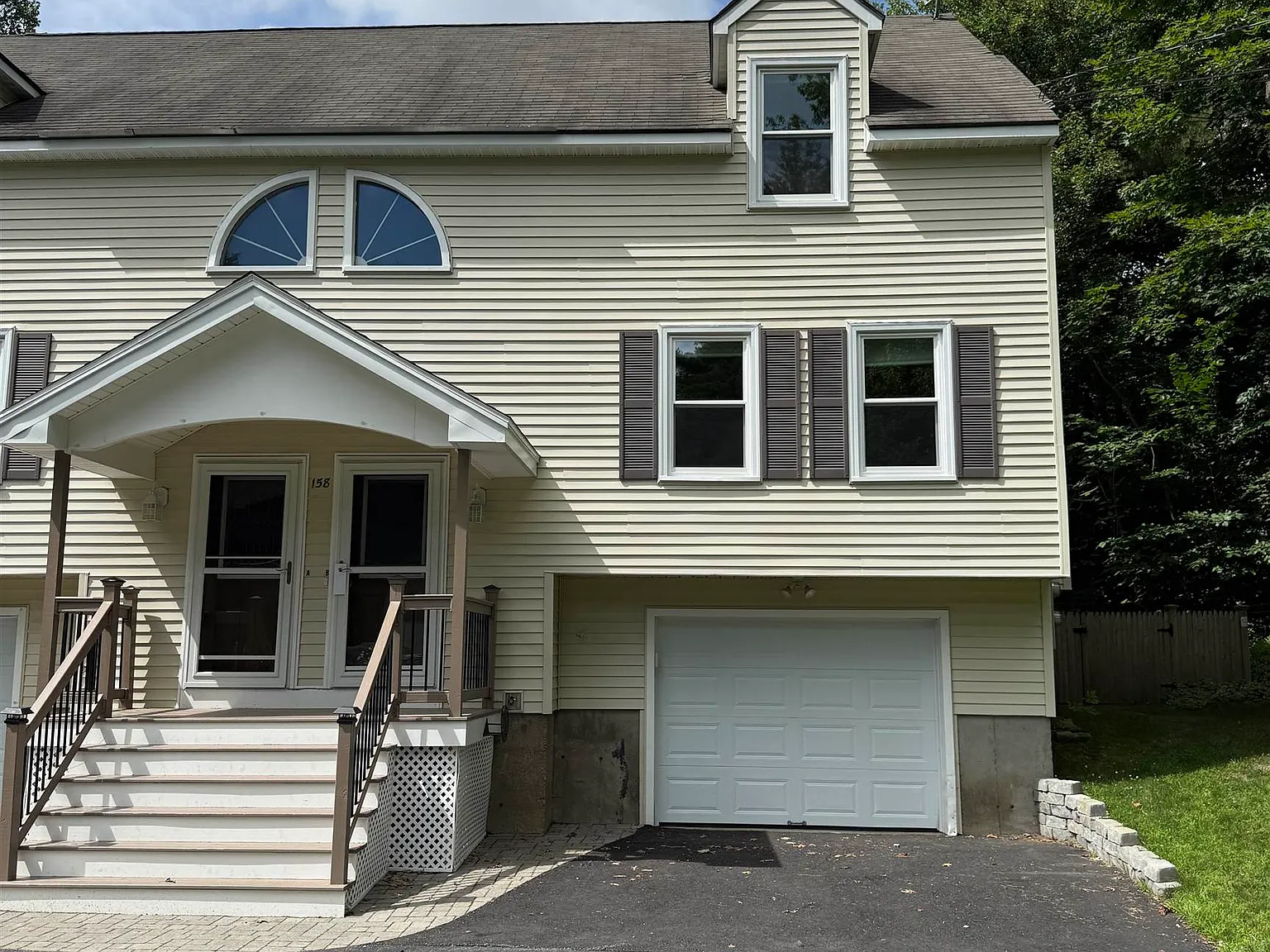 2 bed, 1.5 bath, 1342 sqft, $2,400 — Photo 4