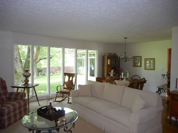 3rd image of 1957 Lakeshore Dr
