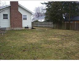 3rd image of 111 Rockwell Ave