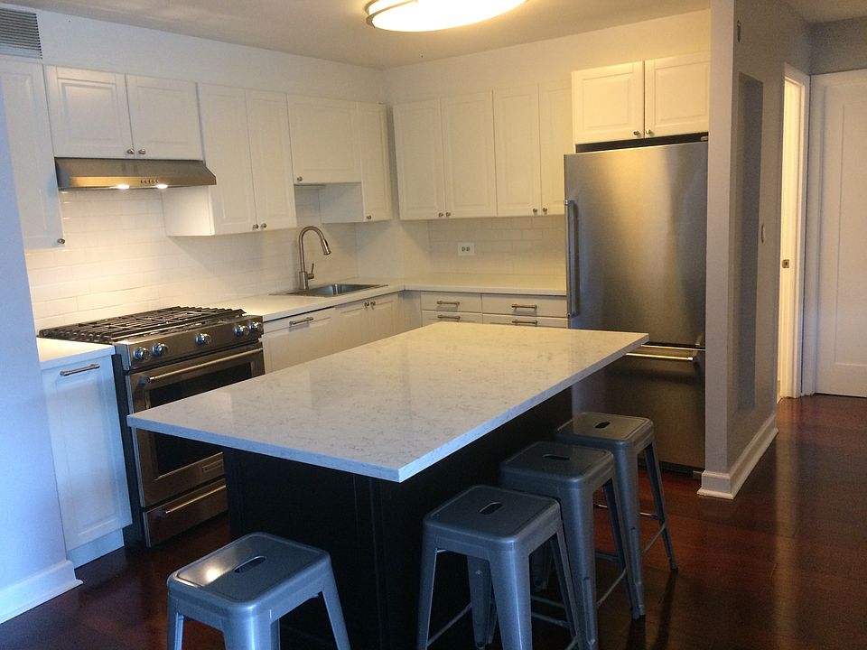 1st image of 2144 N Lincoln Park W APT 20D
