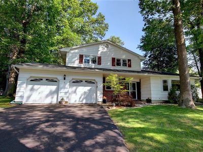 5 Brookside Ct, East Brunswick, NJ, 08816