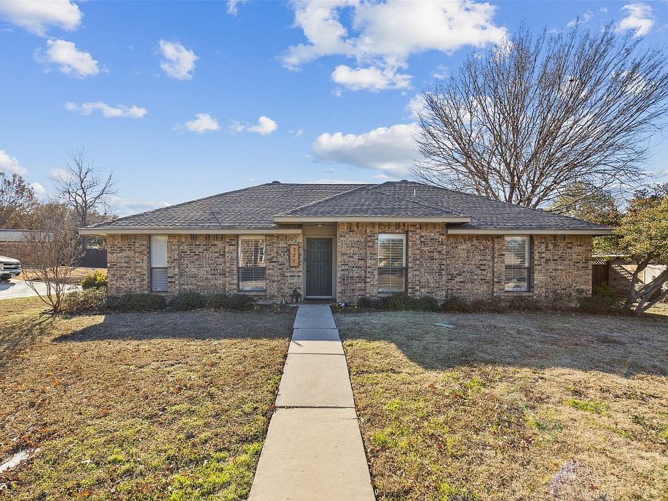 1st image of 225 Pinyon Ln