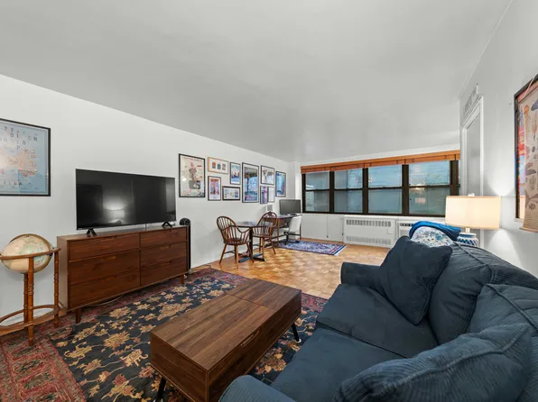 209 East 56th Street image 1 of 9