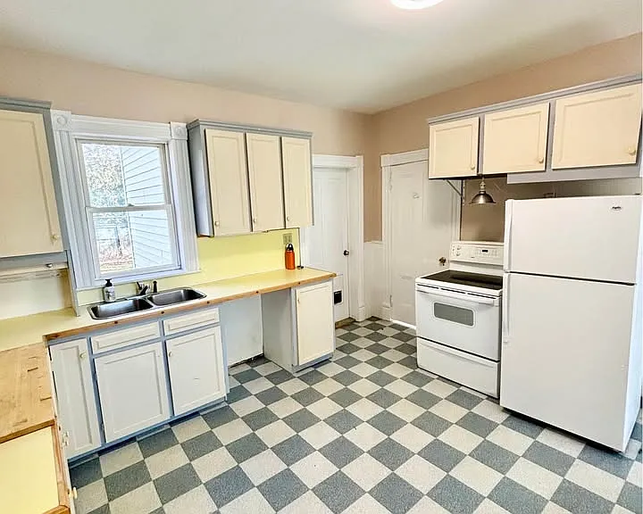 128 Gill St — Photo 1