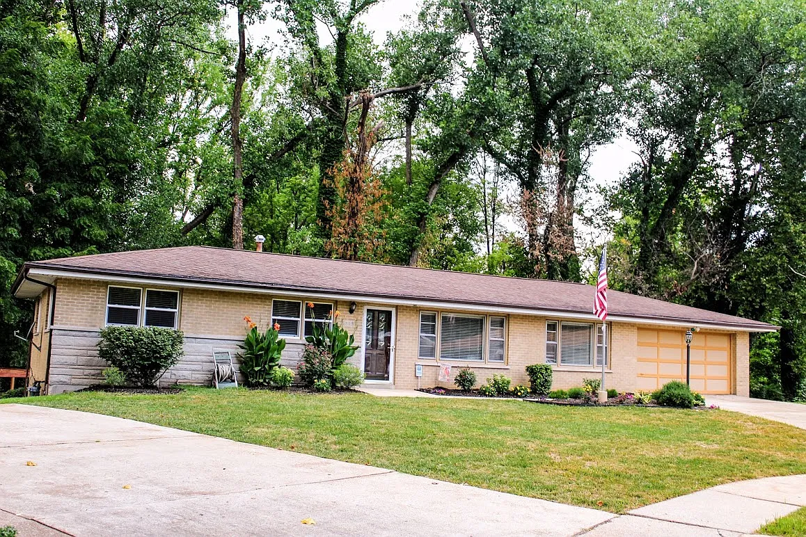 813 Deandell Ct photo 1