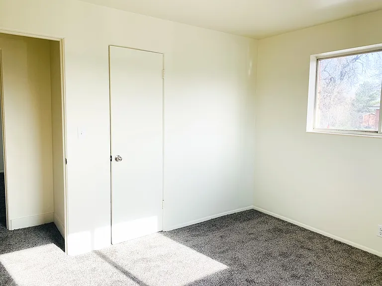 35 N 300 E #1 — Photo 3