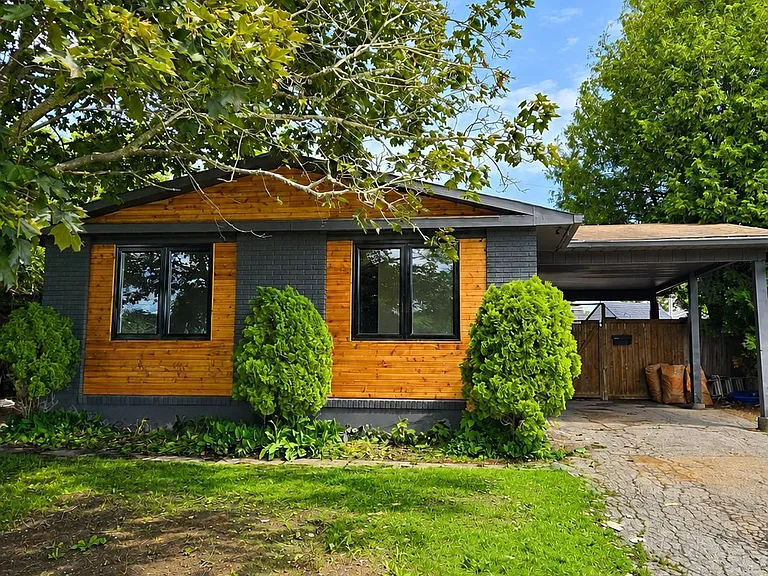428 Hatfield Cres #A — Photo 1
