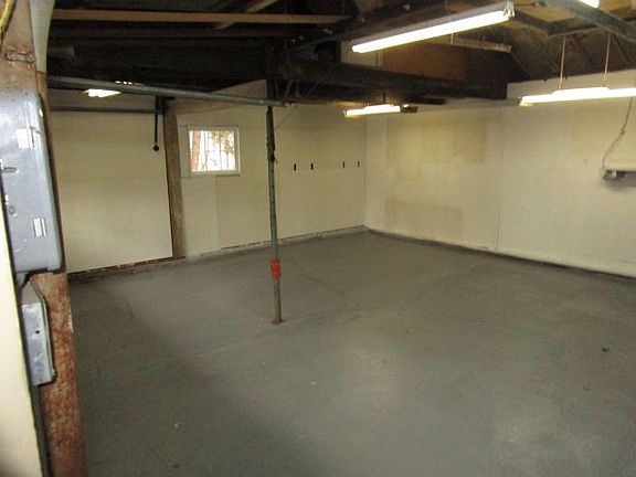 4th image of 2806 S Union St