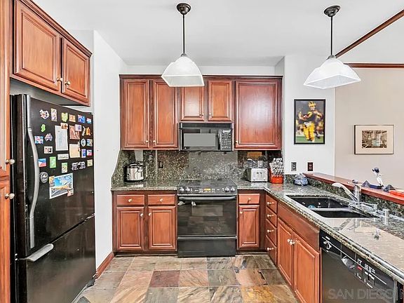5th image of 235 Market St Unit 310