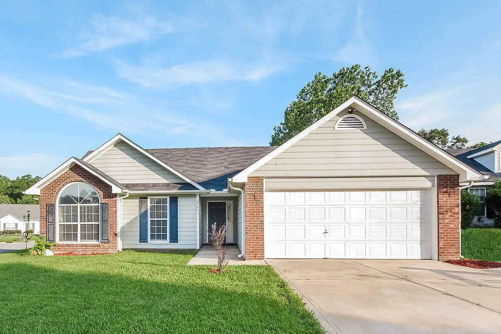 3 bed, 2.0 bath, 1125 sqft, $1,925 — Photo 1