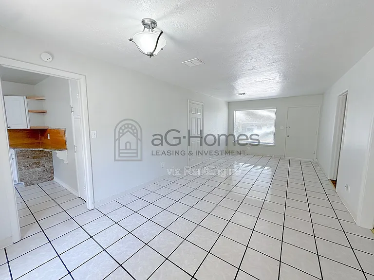 3032 NW 70th St — Photo 12