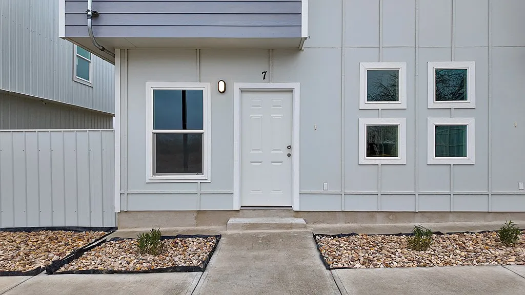 Building Photo - 416 J R Rodriguez Cir