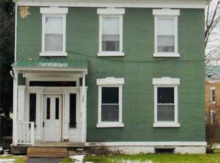 100 Broad St, Lyons, NY 14489