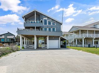 4239 Spoonbill Ln, Galveston, TX 77554