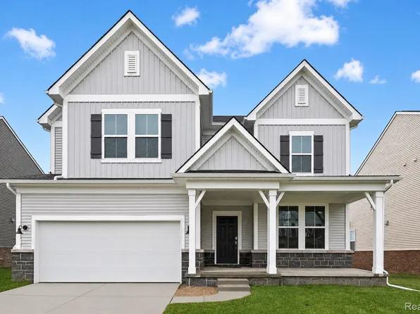 688 Gretchen Ln, Saline, MI 48176