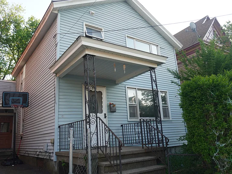 715 Tracy St #1 — Photo 1