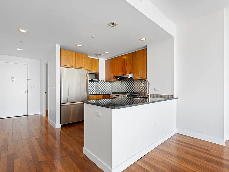 25 Hudson St #805 — Photo 5