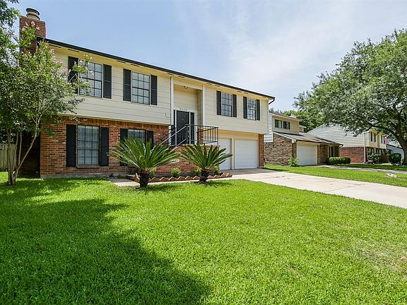 3rd image of 2330 Trail Wood Ln