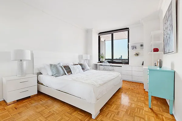 Sold by Compass | media 3
