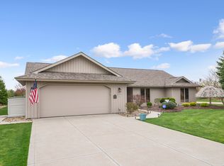 33077 Pebble Brook Dr, North Ridgeville, OH 44039