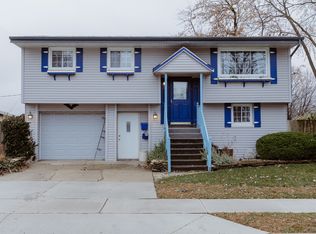 107 Arcadia Ave, Romeoville, IL 60446