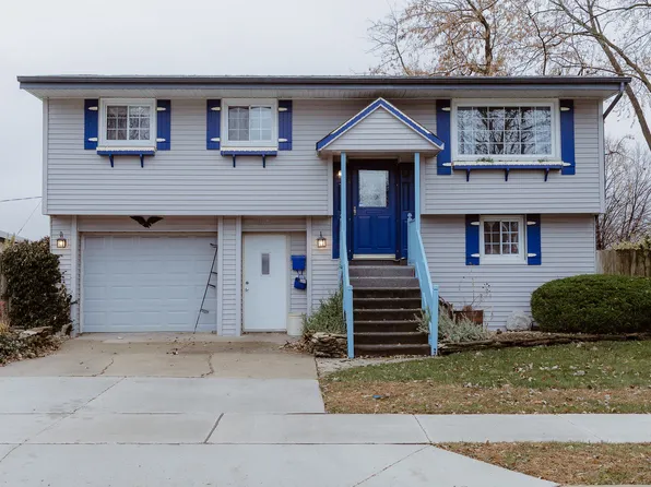 107 Arcadia Ave, Romeoville, IL 60446