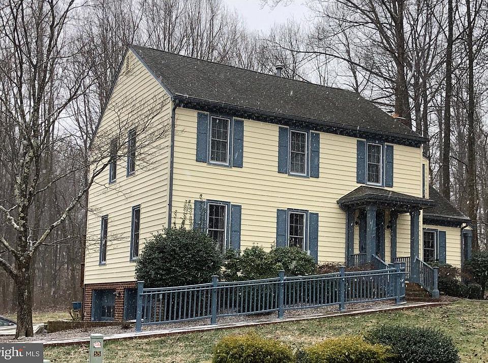 2nd image of 7203 Woods Edge Ct