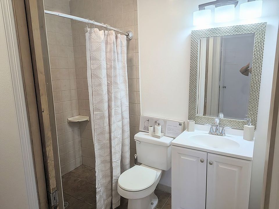 1st image of 2065 Kanoe St